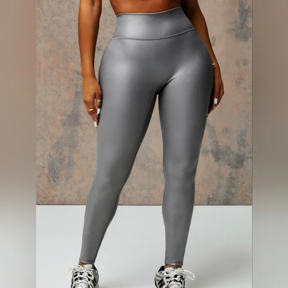 Fabletics Anywhere Motion365+ Shine High-Waisted Legging - Picture 2 of 6